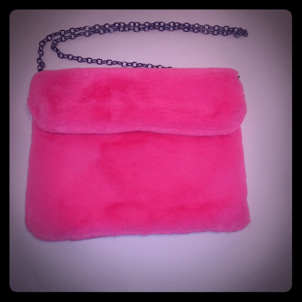 Super Soft Crossbody Bag w/ Removable Chain Stra